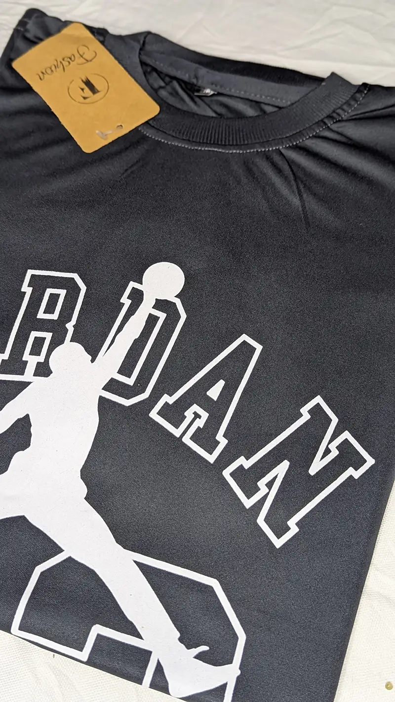 Stylish Sportswear: Black Jordan 23 Graphic T-Shirt - Image 2